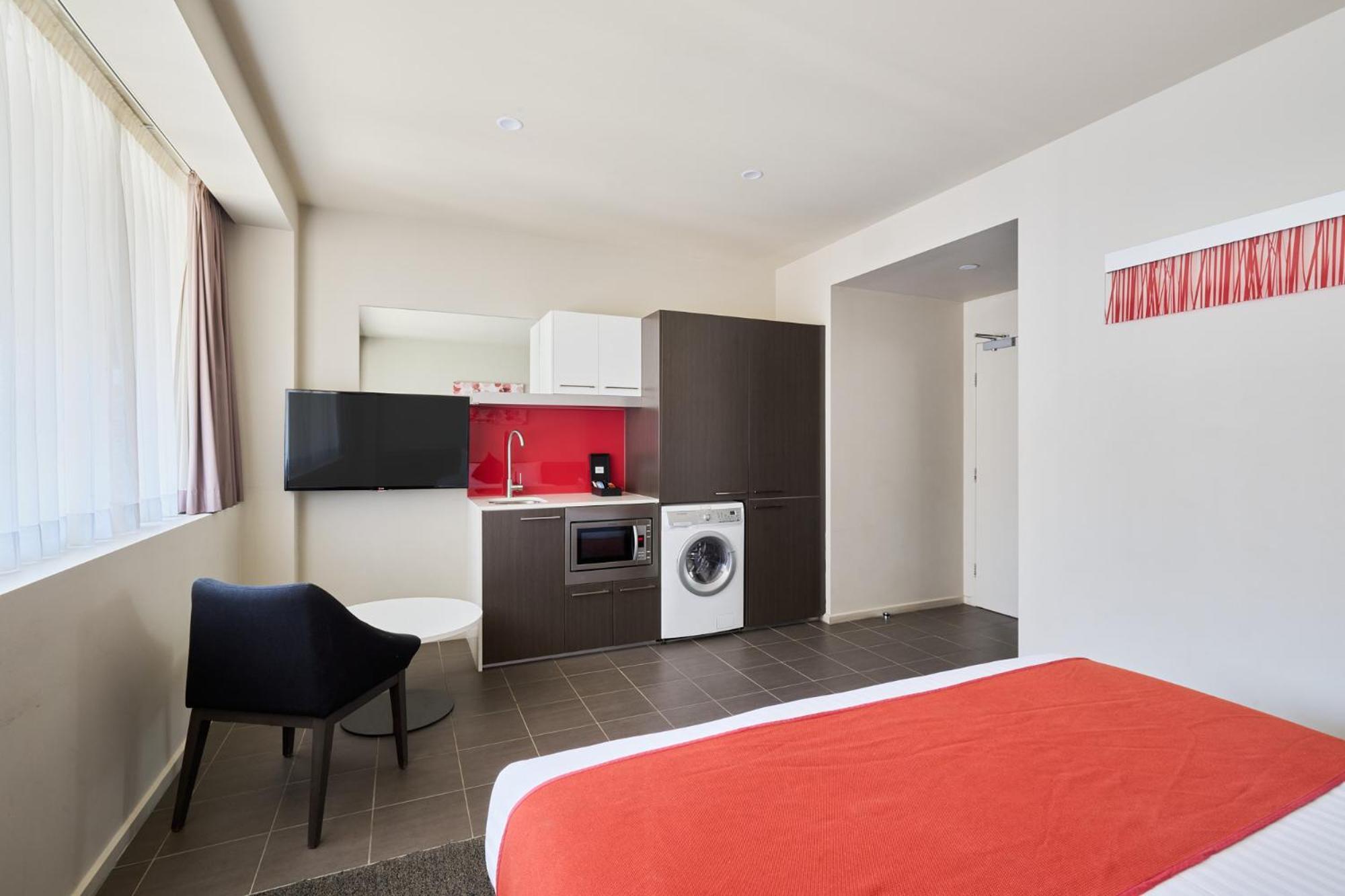 Abode Woden Aparthotel Canberra Exterior photo