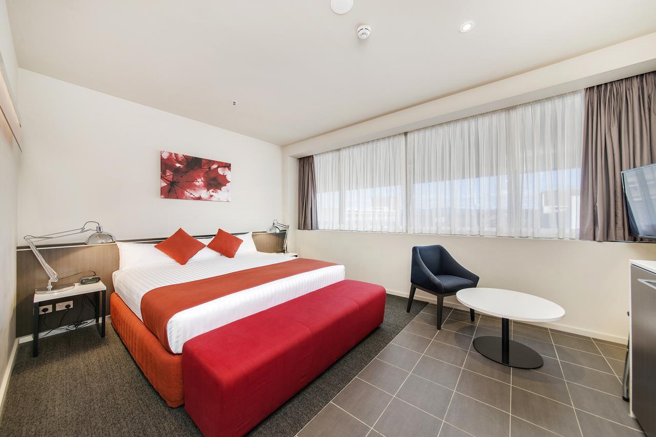 Abode Woden Aparthotel Canberra Exterior photo