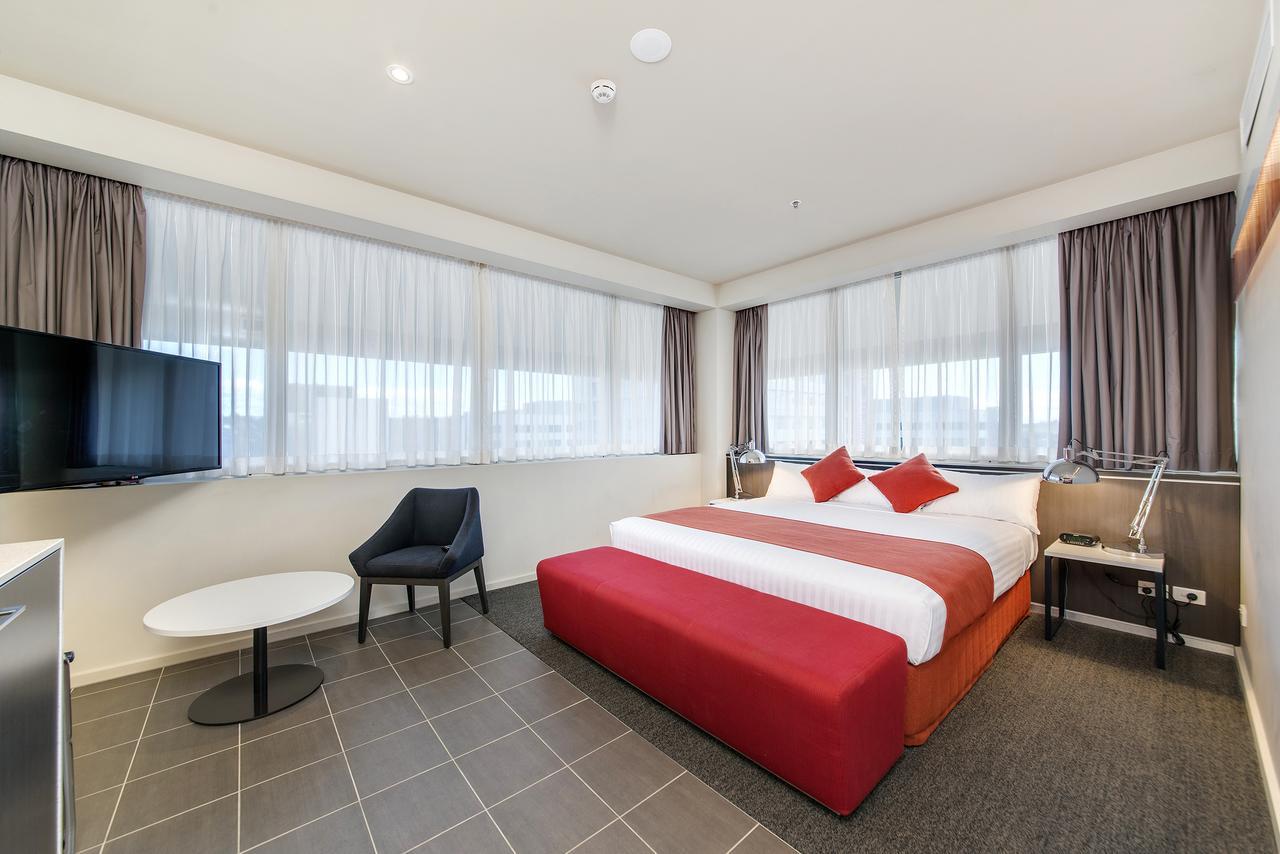 Abode Woden Aparthotel Canberra Exterior photo