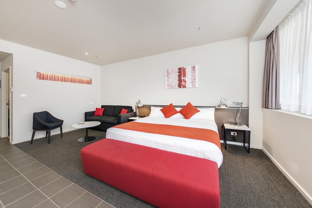 Abode Woden Aparthotel Canberra Exterior photo