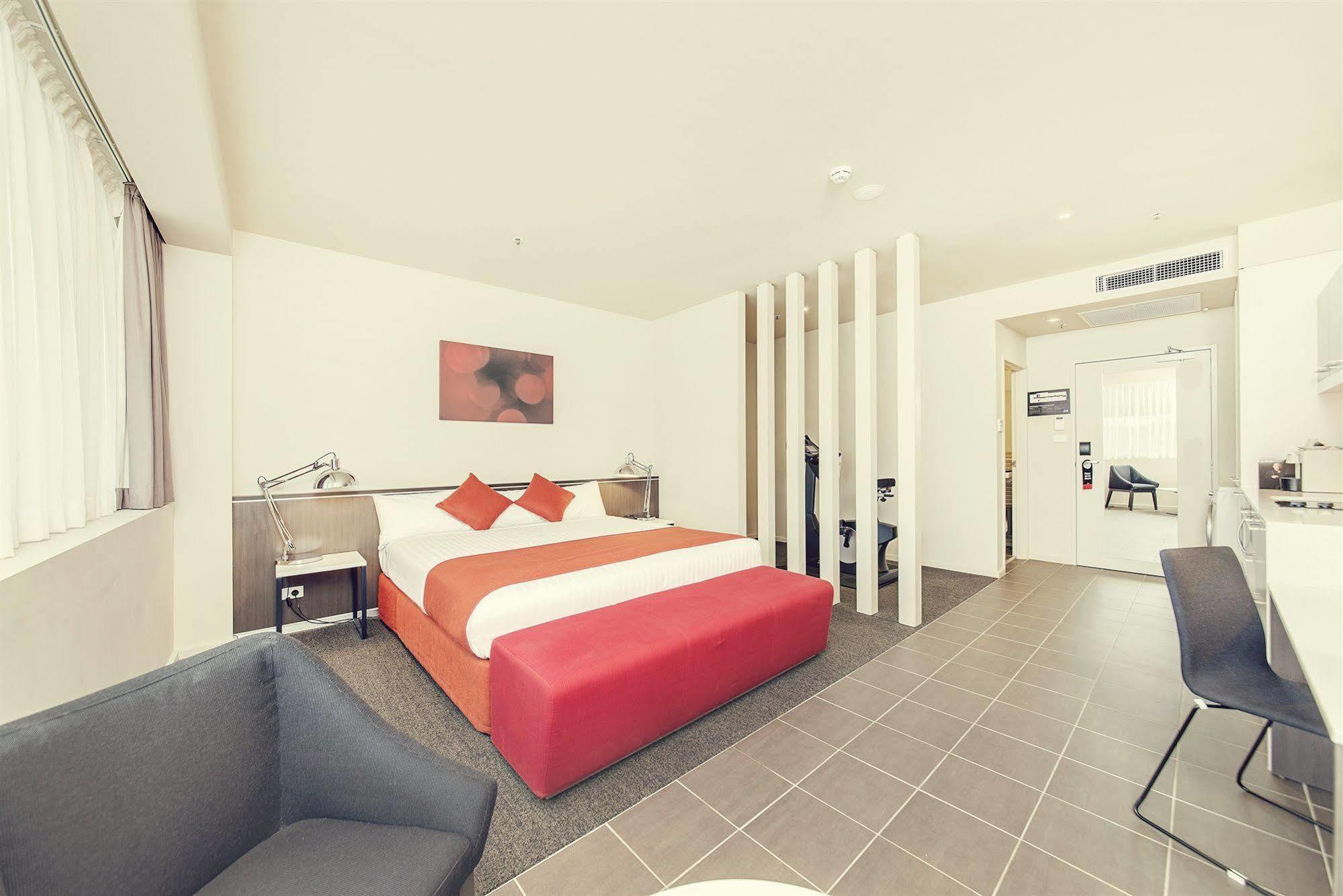 Abode Woden Aparthotel Canberra Exterior photo