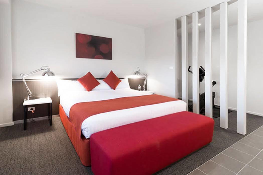 Abode Woden Aparthotel Canberra Exterior photo