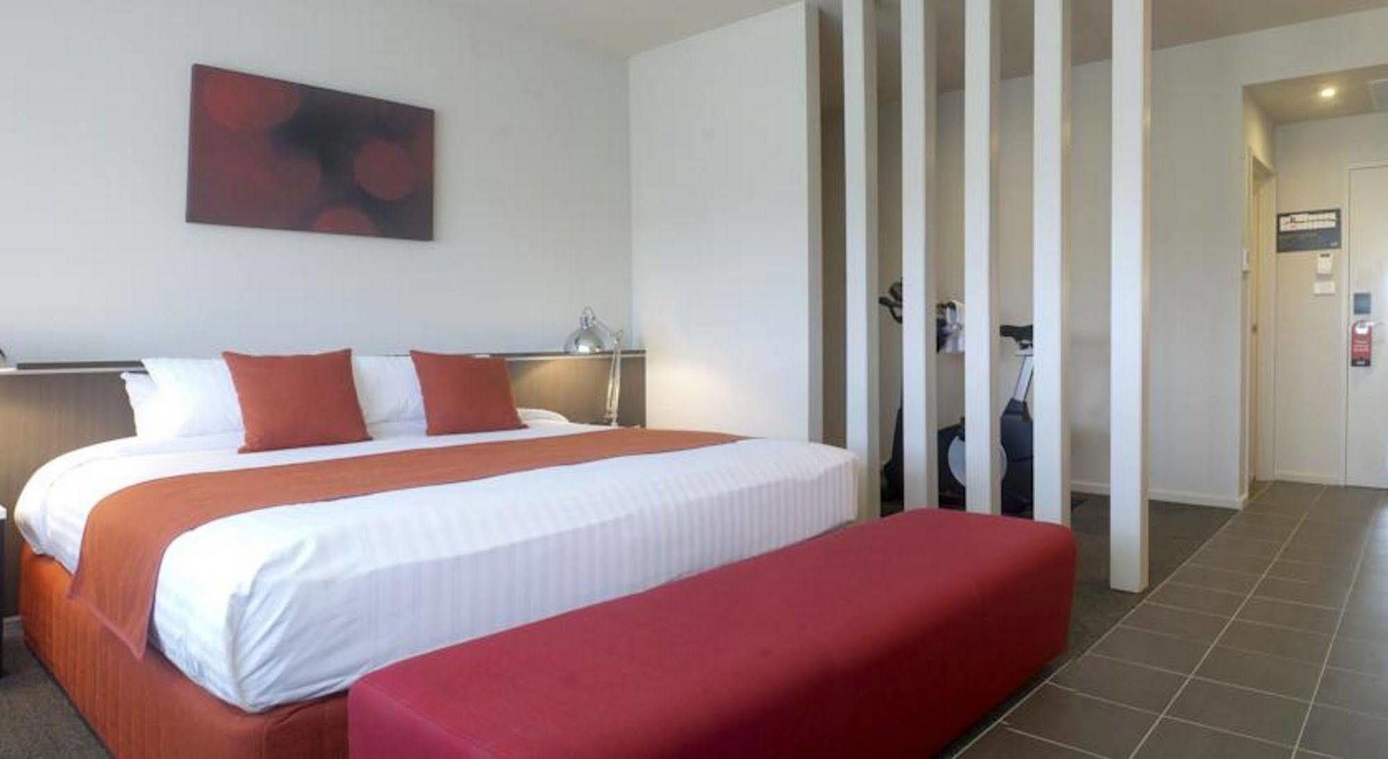 Abode Woden Aparthotel Canberra Exterior photo