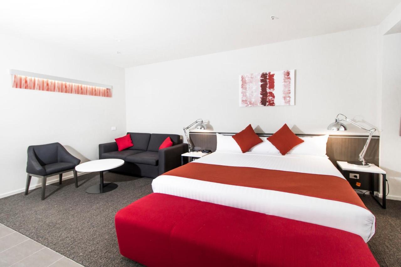 Abode Woden Aparthotel Canberra Exterior photo